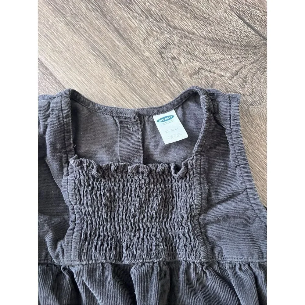 Old Navy Baby girl smocked chest romper size 12-18 months